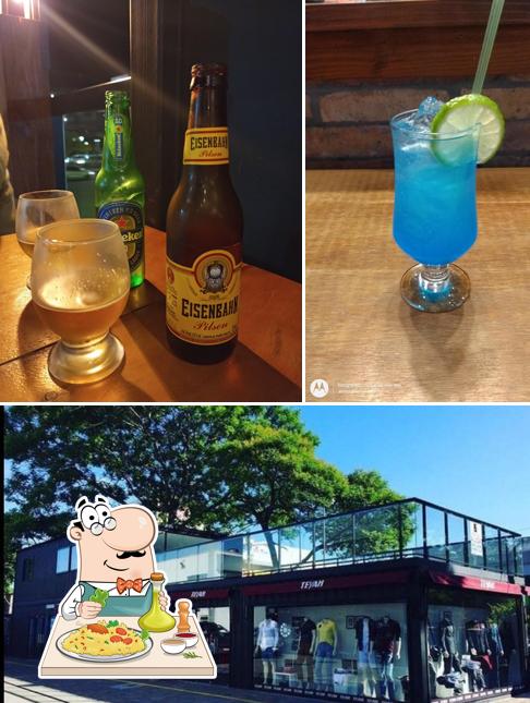 O B.u.l.l Espetinhos se destaca pelo comida e exterior