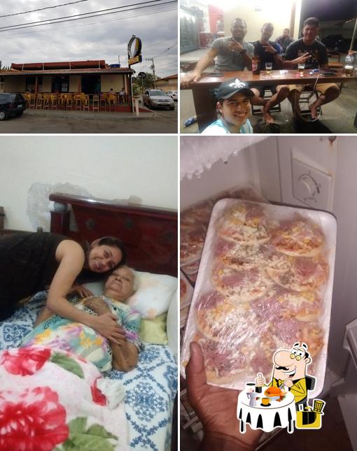 A imagem do Bar e Mercearia Pé de Côco’s comida e interior