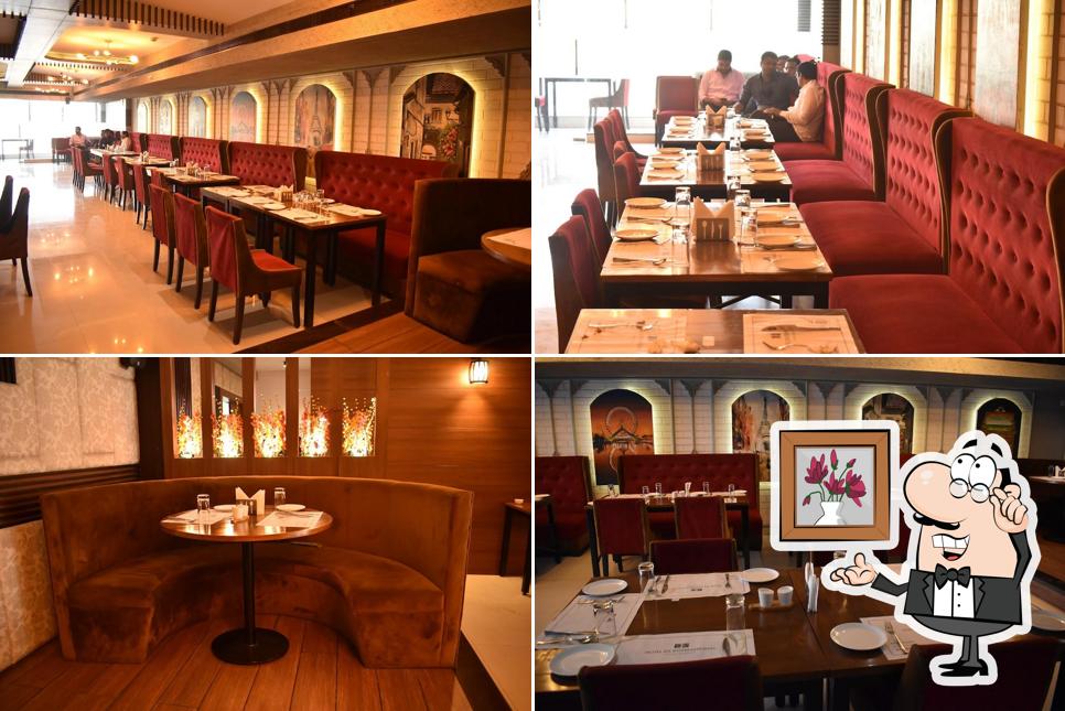 RITZY (BAR & RESTAURANT) & ATMOS (ROOFTOP RESTAURANT)