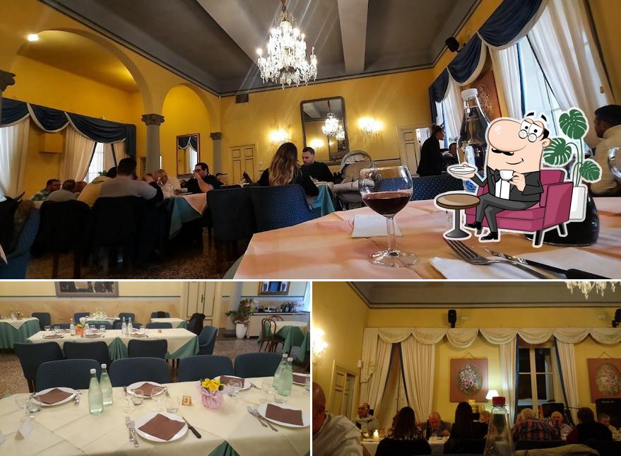 Siediti a un tavolo di Circolo dei Forestieri