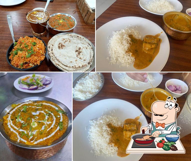 Chicken curry at 4 Chef - AIIMS, Rishikesh