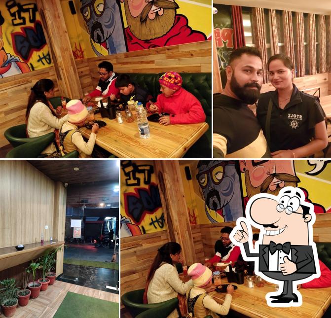 Here's a picture of SOM BAR AND CAFE