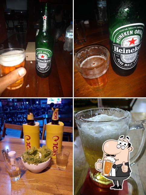 Você pode tomar uma tulipa de cerveja leve ou escura