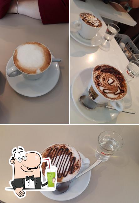 Goditi un drink a Bar Coffee Break