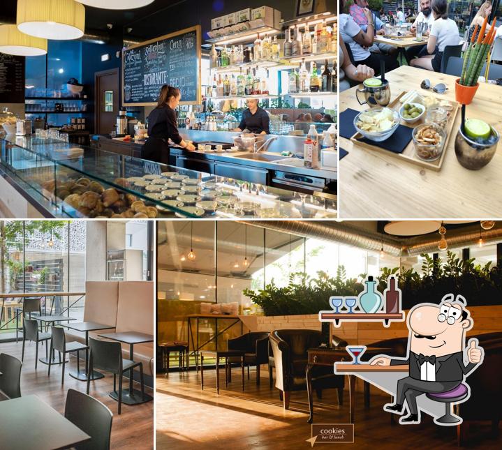Dai un'occhiata agli interni di Cookies Bar & Lunch e Restaurant