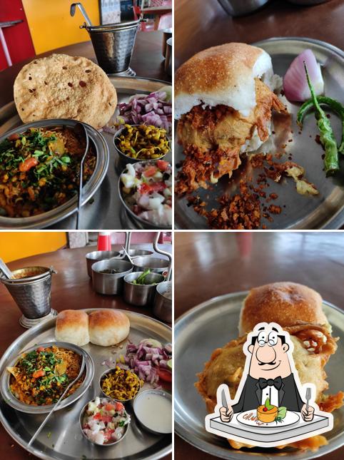 Meals at Balaji Special Misal & Matki Bhel