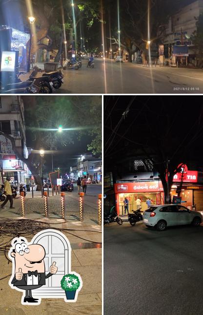 The exterior of Velan Kaappi