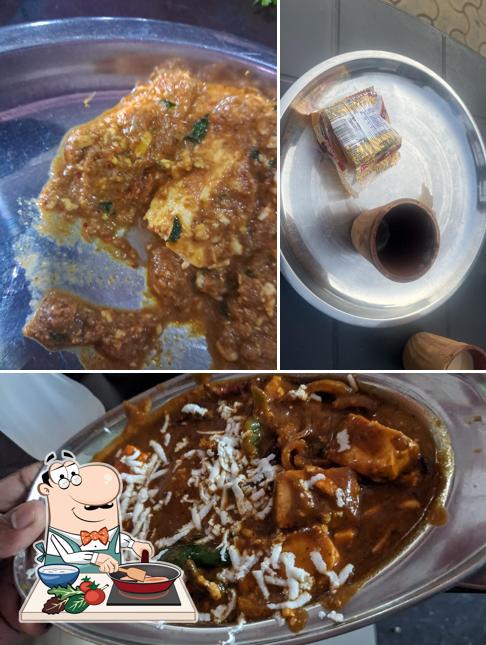 Chicken curry at PANDIT JI DHABA AND SHUDDH BHOJNAALAY