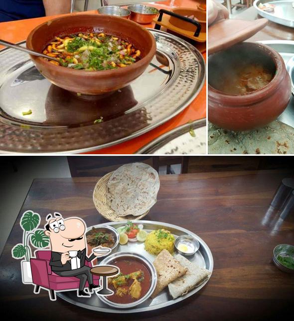 The interior of Rassa Handi