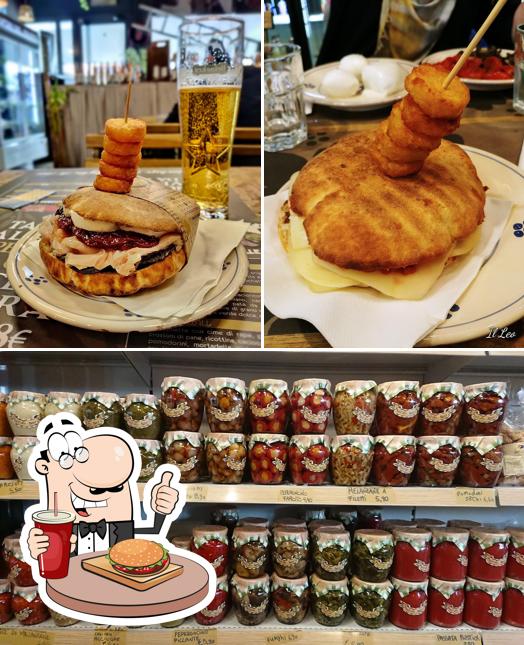 Prenditi un hamburger a Antichi Sapori di buon Salento