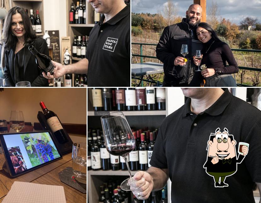 Goditi qualcosa da bere a NAPOLI WINE TOURS