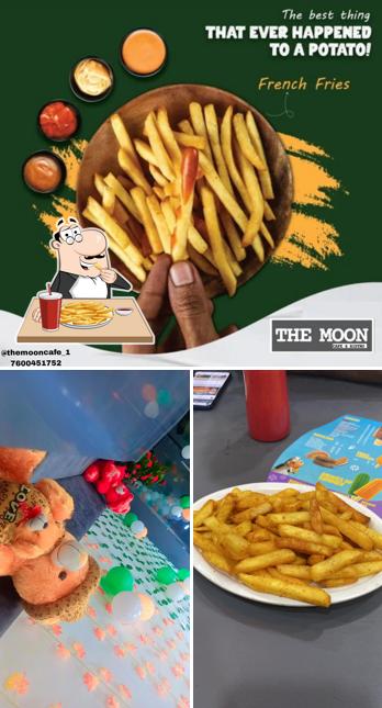 French fries at THE MOON CAFE & BISTRO