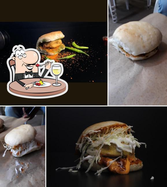 Food at Bhukkhad Vadapav