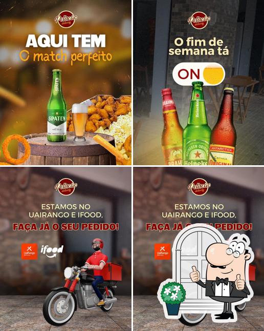 Esta é a foto ilustrando exterior e bebida no Petiscão