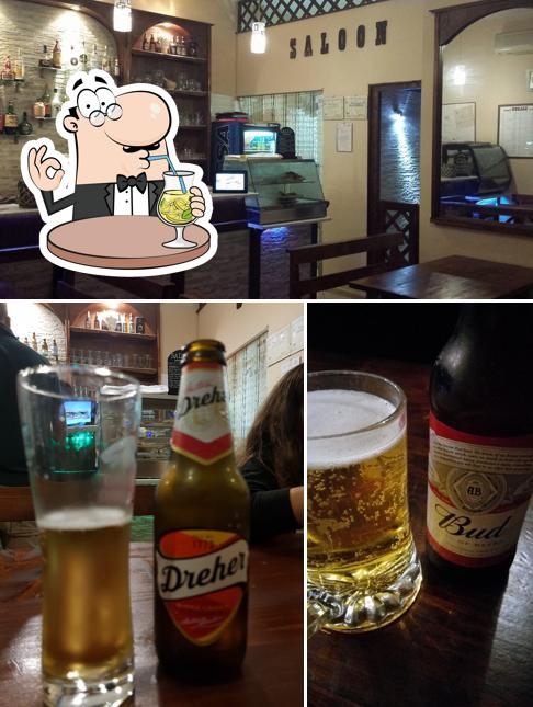 Tra le varie cose da Pizzeria Saloon Di Scupola Salvatore si possono trovare la bevanda e interni