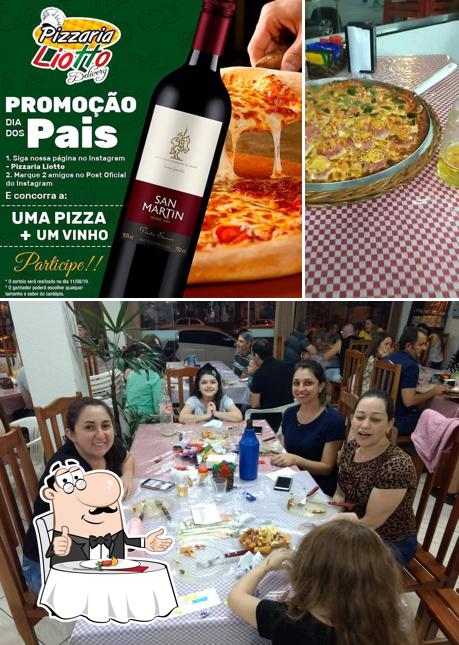 Look at the photo of Pizzaria Liotto