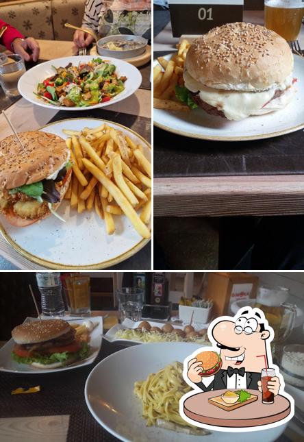 Concediti un bell'hamburger a Cristall Bar Mountain Bistrot