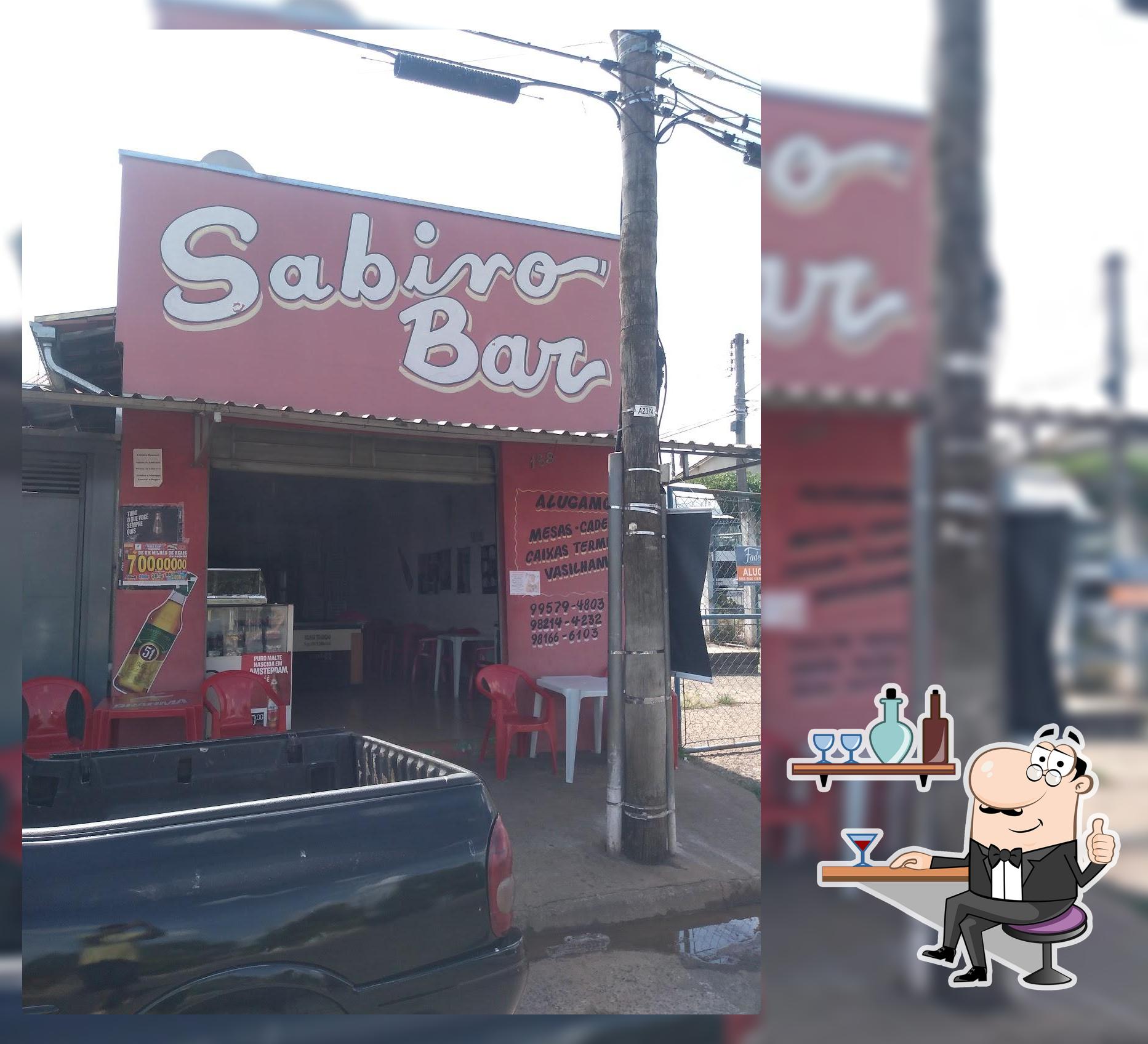 O interior do Bar Do Sabino