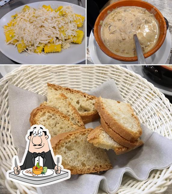 Platti al Trattoria Bar Da Tapir