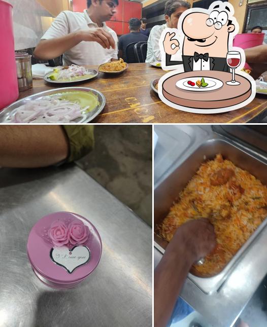 Food at Ansari chicken corner