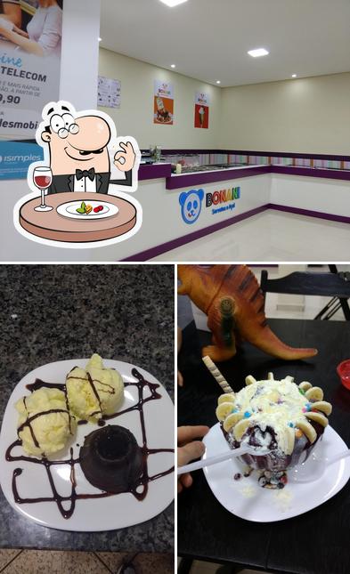A foto da comida e interior no Bonani Sorvetes e Açaí