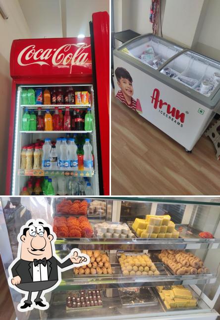 Check out how Teabar bakery looks inside