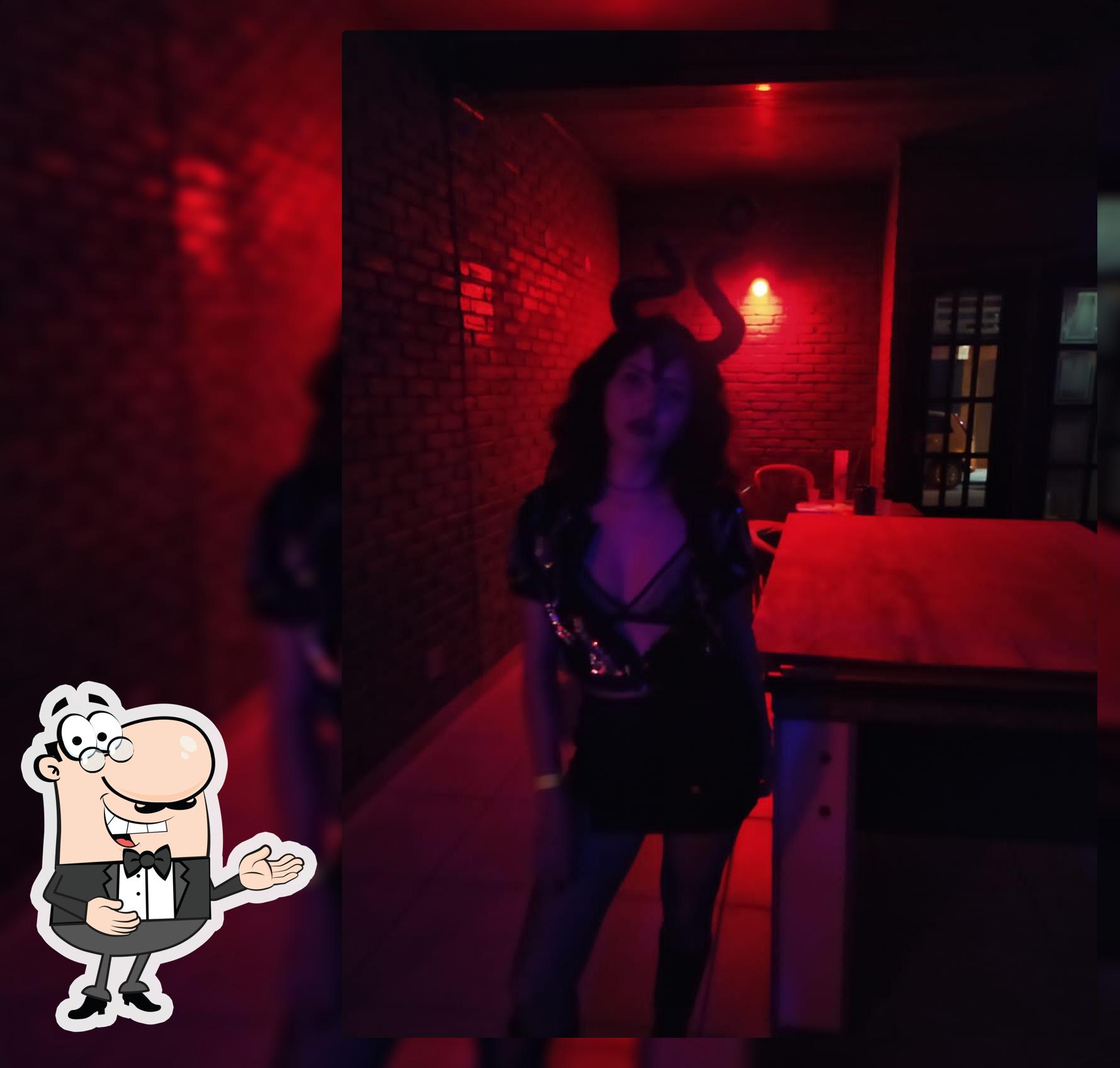 Yellow Cavern Club foto