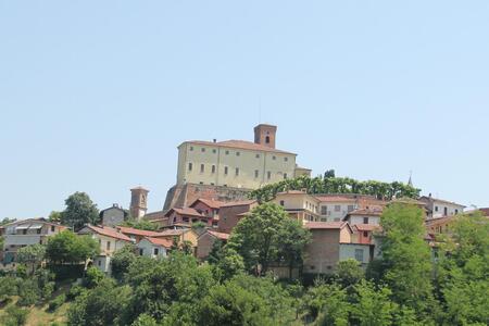 Castello di Cisterna